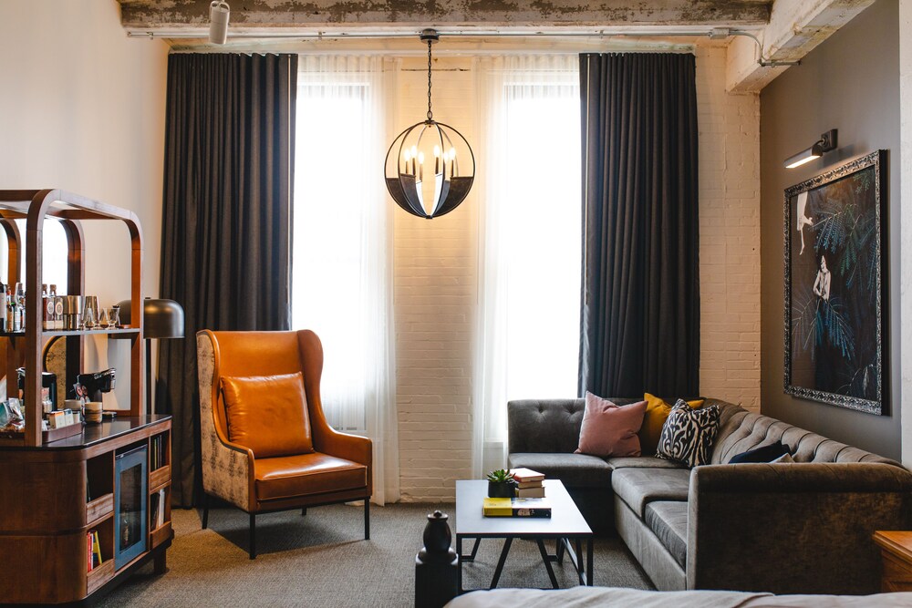 The Last Hotel — St Louis