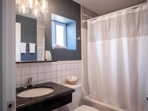 Balanced Rock Inn - photo 38