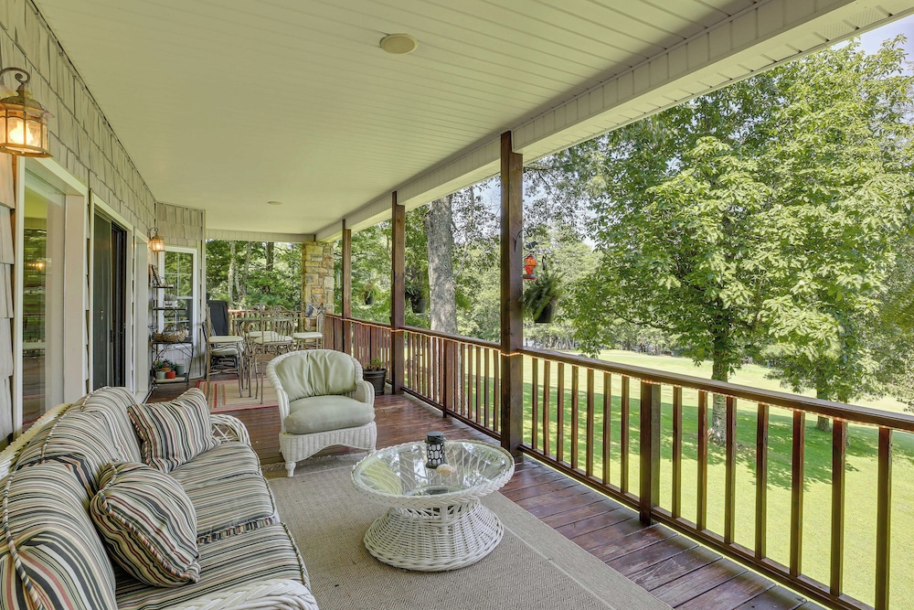 Golf Hike & Explore: Blue Ridge Mtn Haven w Deck - last minute hotel in Unknown City