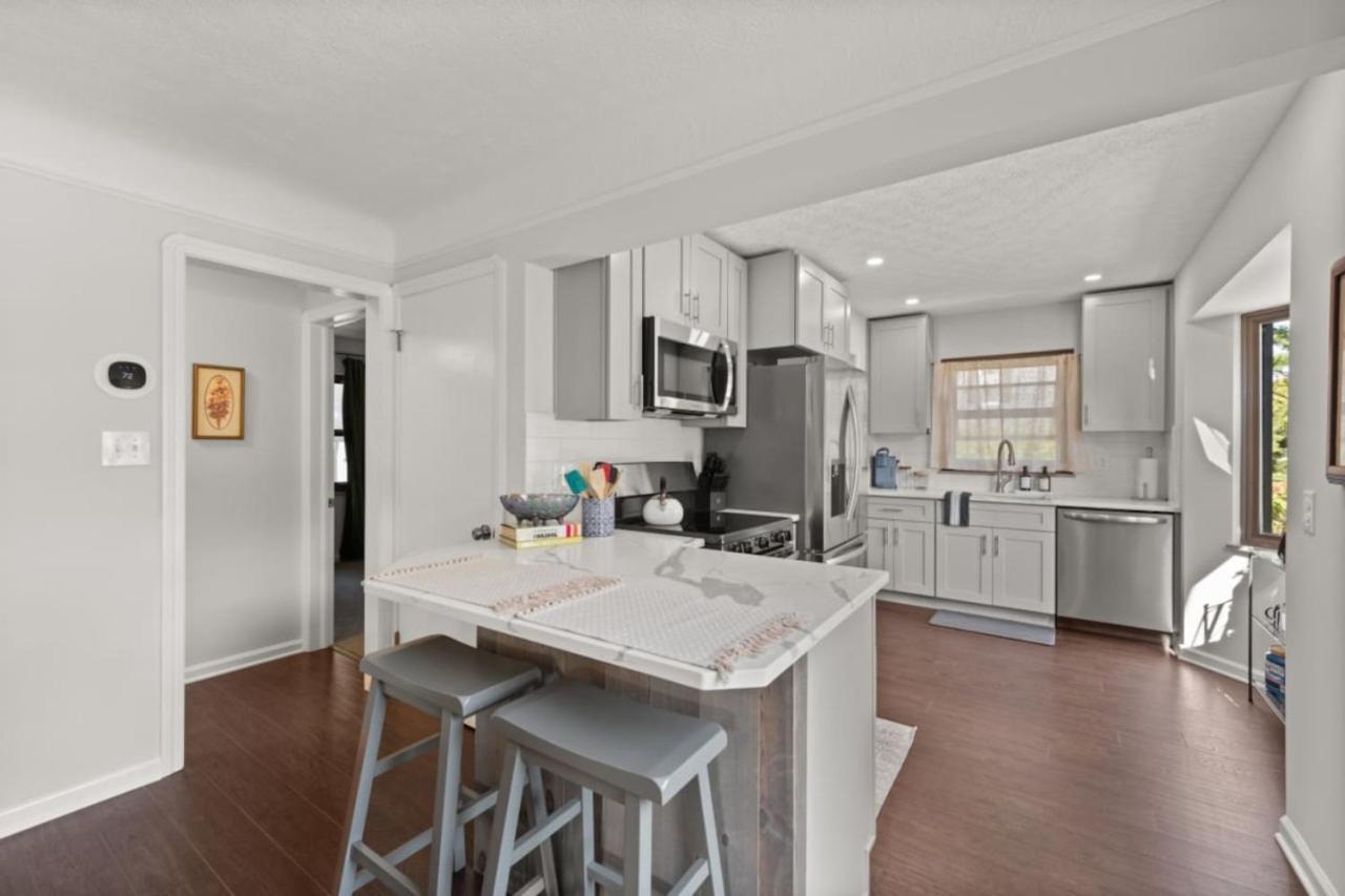 Luxury Cleveland Home with Fitness Equipment and Yard — 4-Star Luxury Hotel in Parma Heights, United States