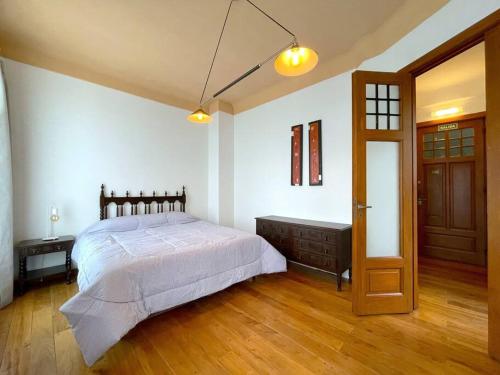 La Platea de Bs As 8A Cama King y Balcón al Palacio Libertad — 4-Star Luxury Hotel in Buenos Aires, Argentina