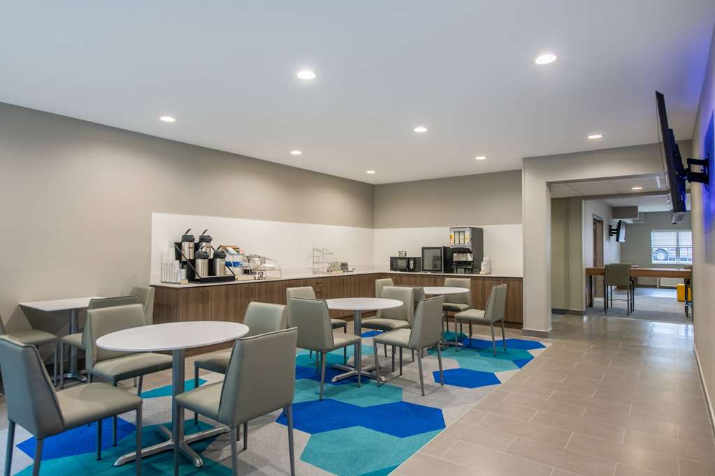 Microtel Inn & Suites by Wyndham Anderson Clemson - photo 14