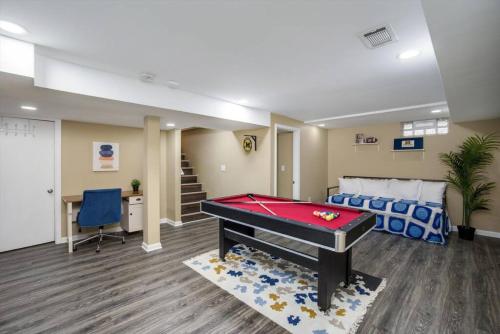 10 Mins To The Big House and Sleeps Up To 10 Guests — 4-Star Luxury Hotel in Ann Arbor, United States