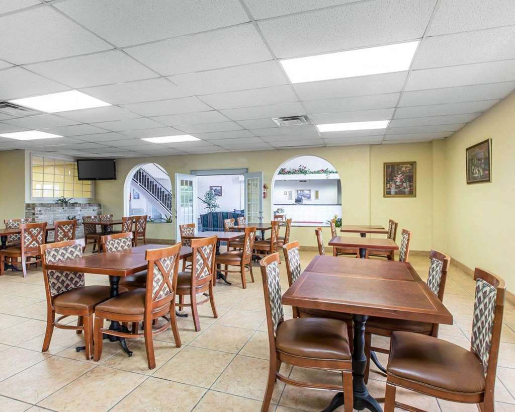 Econo Lodge Dalton West - photo 29