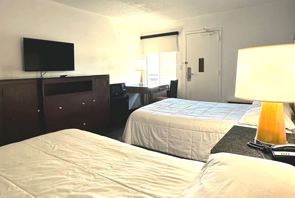Baymont Inn and Suites by Wyndham Columbus Near OSU - photo 44