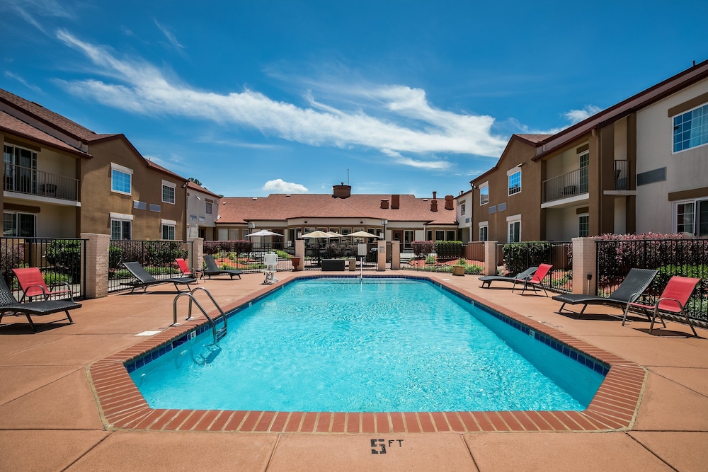 Red Roof Plus Suites Knoxville West Cedar Bluff — Knoxville