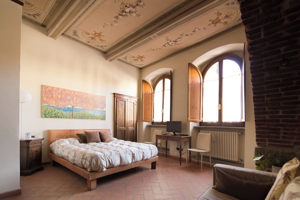 La Corte Del Re Suite & Rooms Arezzo — 4-Star Luxury Hotel in Arezzo, Italy