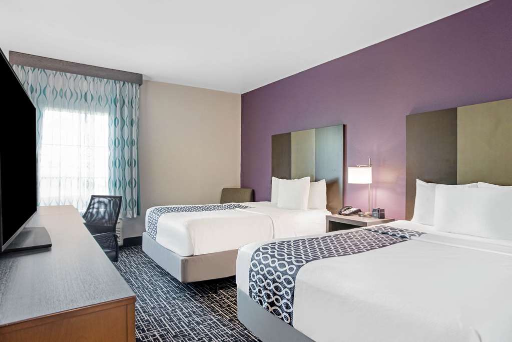 La Quinta Inn & Suites by Wyndham Corpus Christi Portland - photo 15