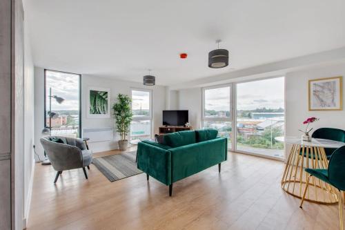 1 Bed Modern Apartment in a Converted Mill — 4-Star Luxury Hotel in Leeds, United Kingdom