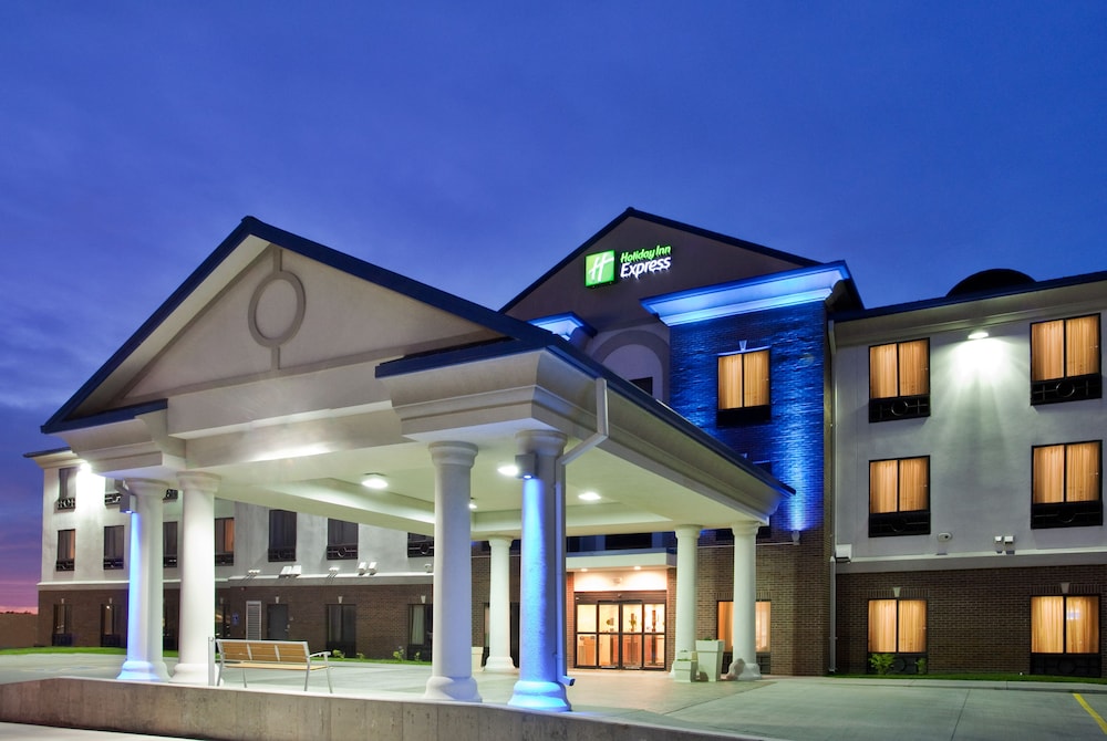 Holiday Inn Express & Suites McPherson by IHG — hotel in Mcpherson