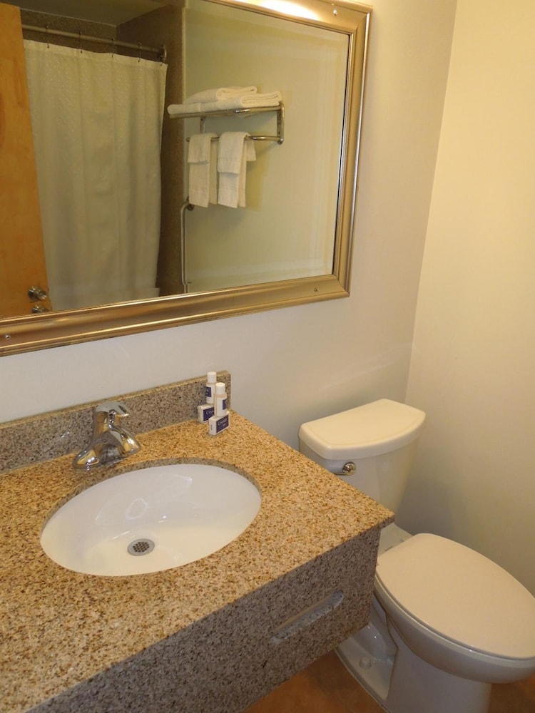 Crystal Inn Neptune - photo 23