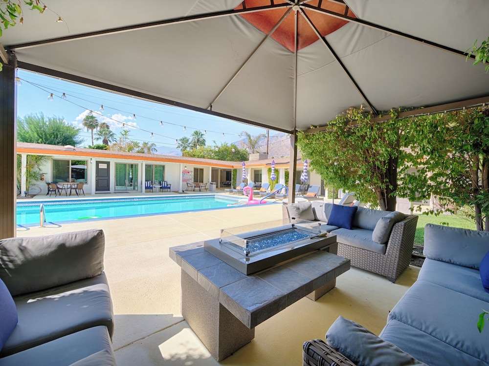 Little Paradise Hotel - photo 32