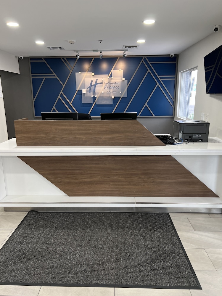 Holiday Inn Express & Suites Phoenix Mesa West by IHG - photo 3