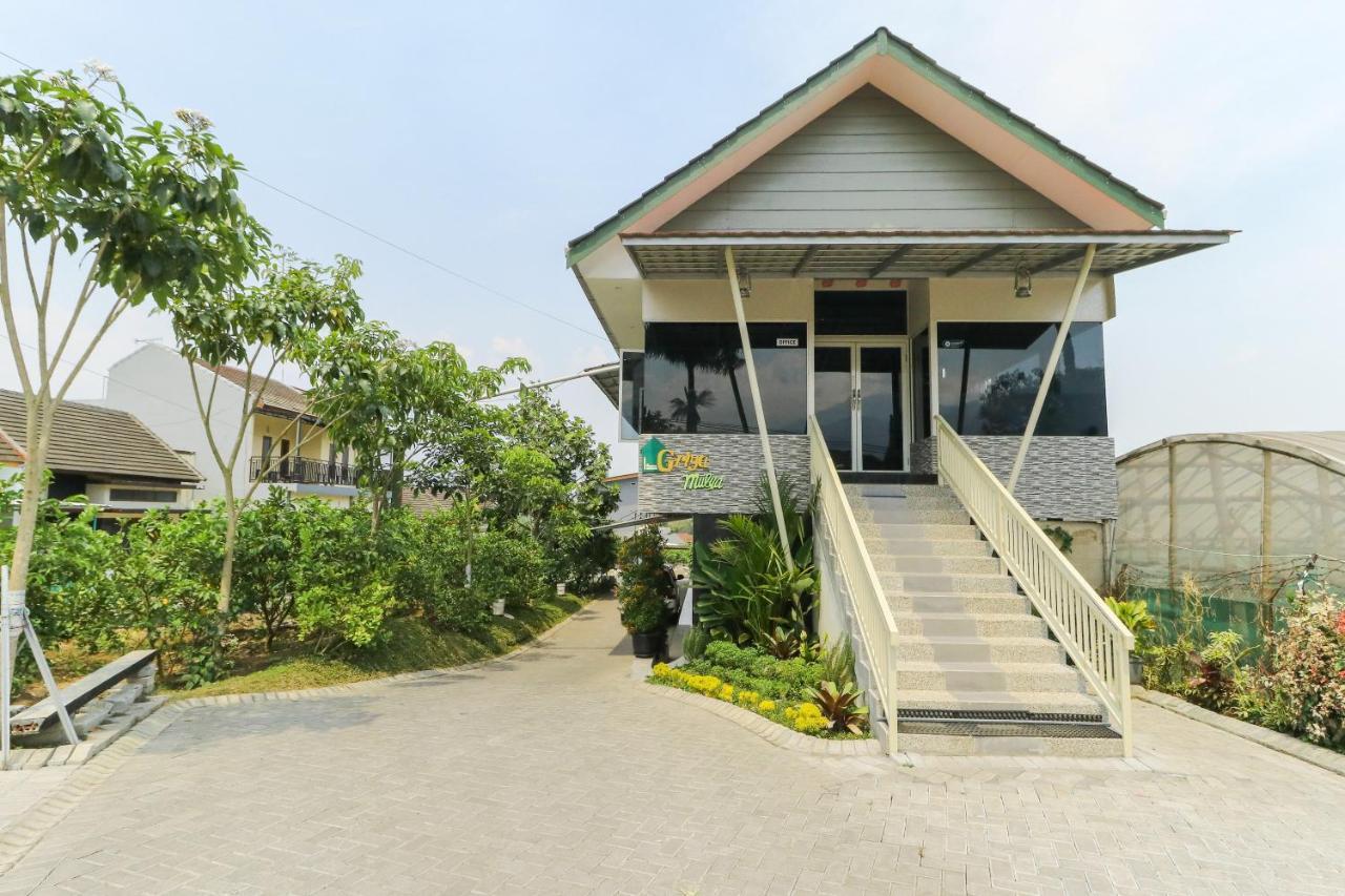 Griya Mulya near Alun Alun Batu Mitra RedDoorz in Batu, Indonesia