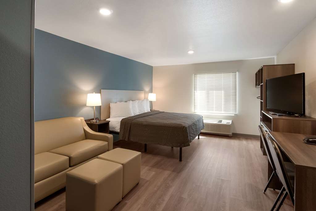 WoodSpring Suites Colorado Springs North Air Force Academy - photo 10