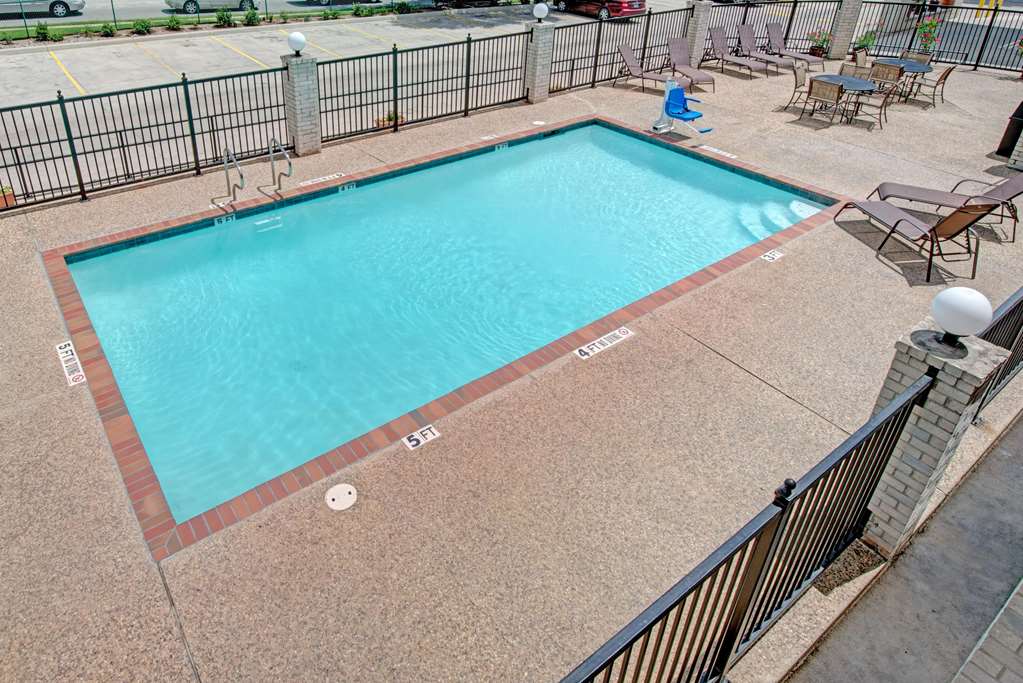 Days Inn by Wyndham San Antonio Near Fiesta Park - photo 9