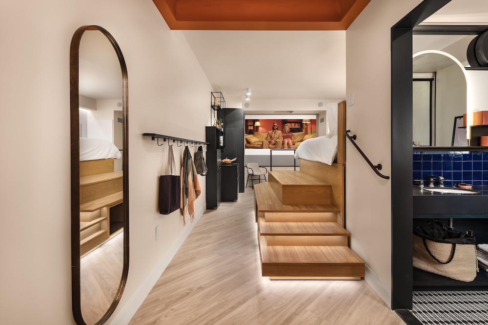 Catbird Hotel - photo 8