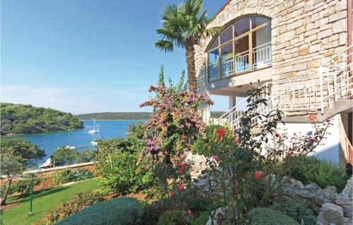 Apartment Kastanjez Iv Cr — 4-Star Luxury Hotel in Pula, Croatia