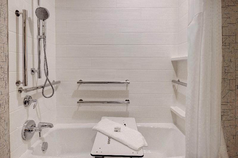 Holiday Inn Express & Suites Grand Rapids South Wyoming by IHG - photo 36