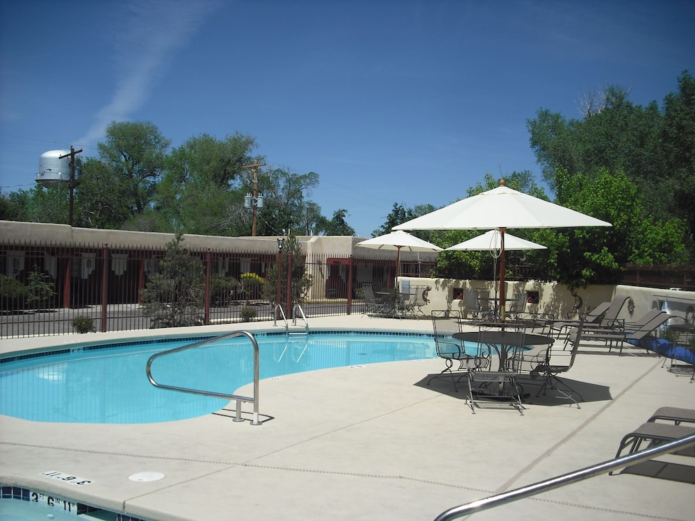 El Pueblo Lodge - photo 21