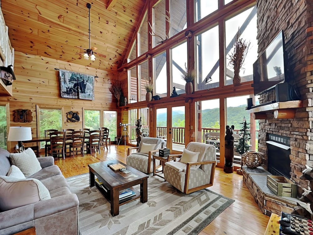 Bear's Eye View by Jackson Mountain Rentals — 4-Star Luxury Hotel in Gatlinburg, United States
