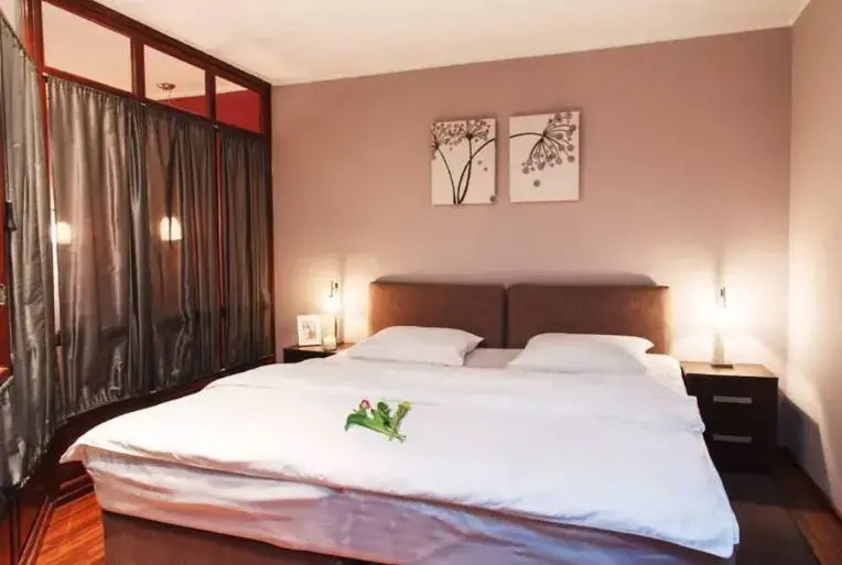 2 Bedroom Apartment Terazue with City View — 4-Star Luxury Hotel in Belgrade, Serbia