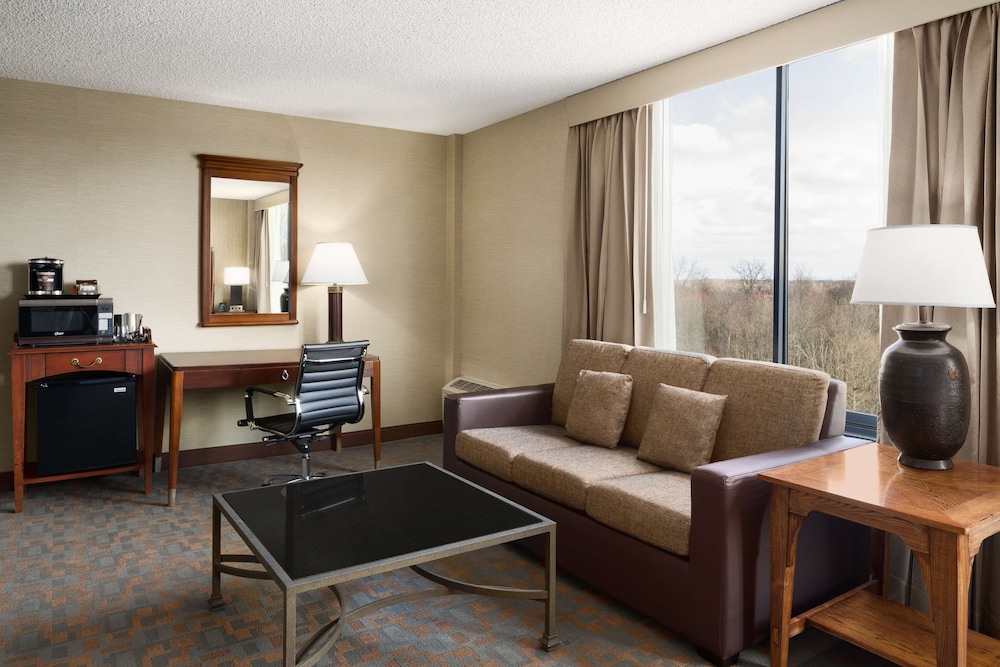 Doubletree by Hilton Somerset Hotel and Conference Center - photo 16
