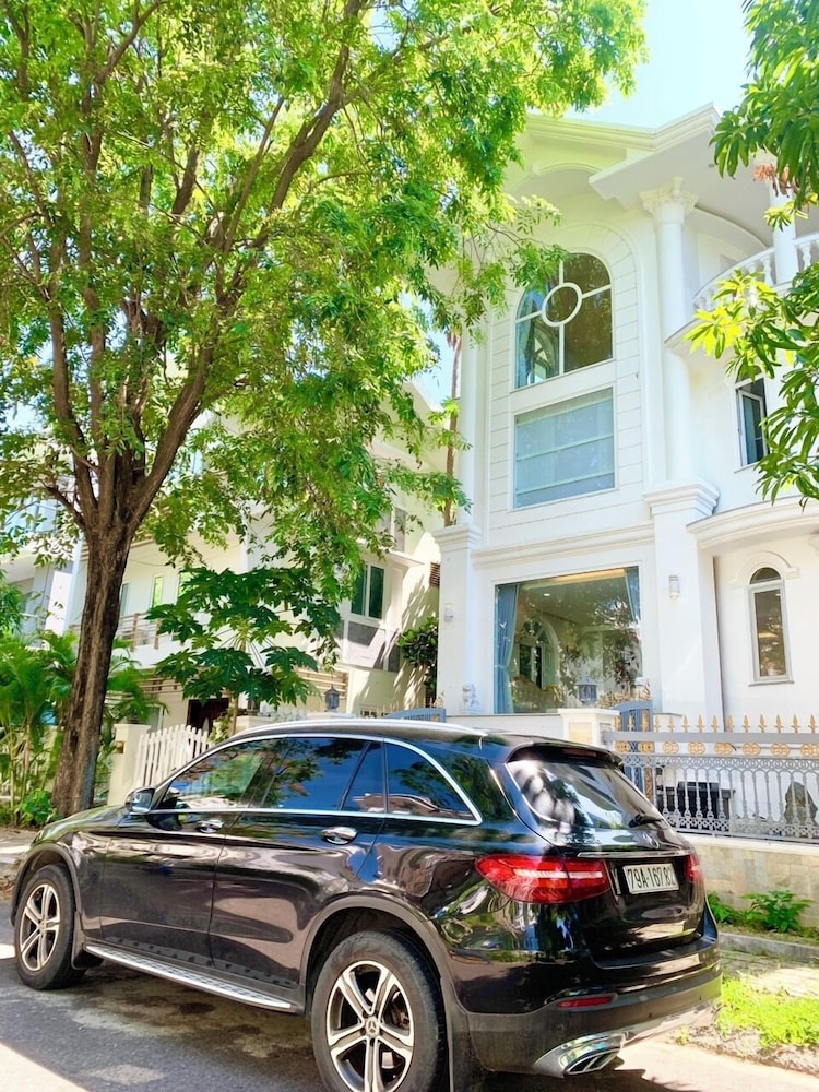 Benzen villa — 4-Star Luxury Hotel in Nha Trang, Vietnam