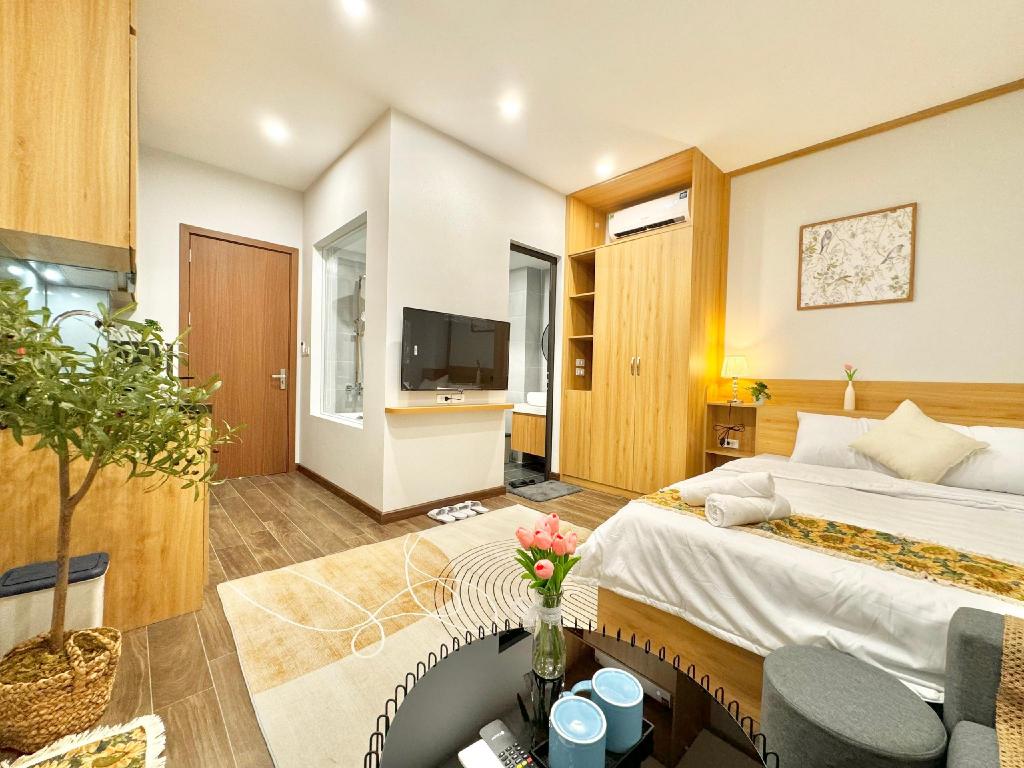 The Little Home Đào Tấn Cozy home Bathtub Comfy — 4-Star Luxury Hotel in Hanoi, Vietnam