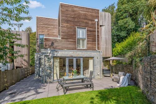 House 1 — 4-Star Luxury Hotel in Looe, United Kingdom