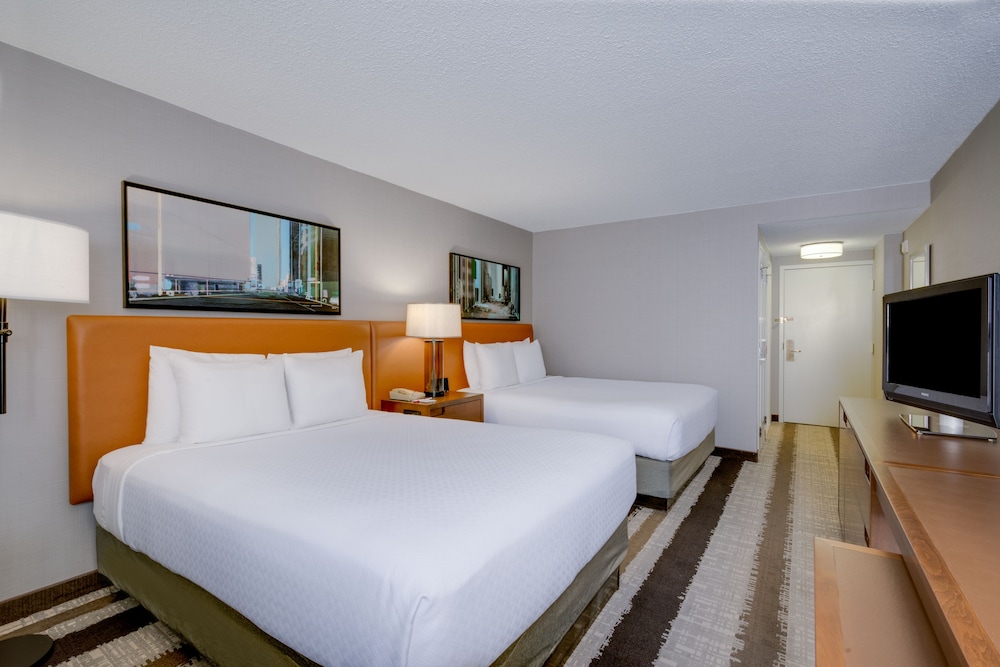 Crowne Plaza Dulles Airport by IHG - photo 13