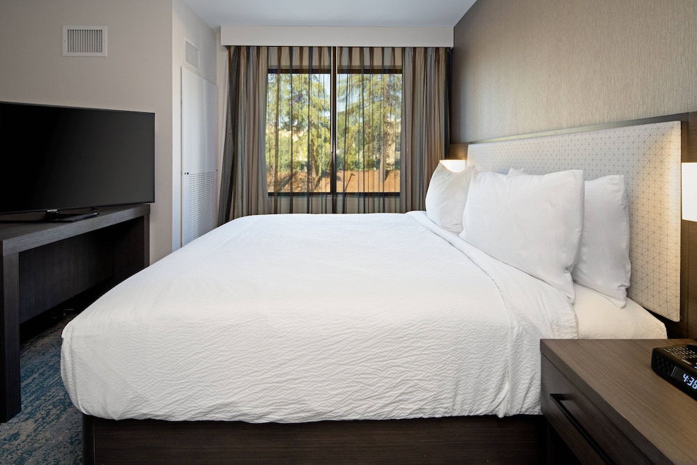 Residence Inn by Marriott Valencia - photo 6