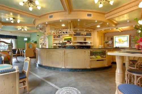 Hotel Dolomiti Saone — hotel in Tione Di Trento