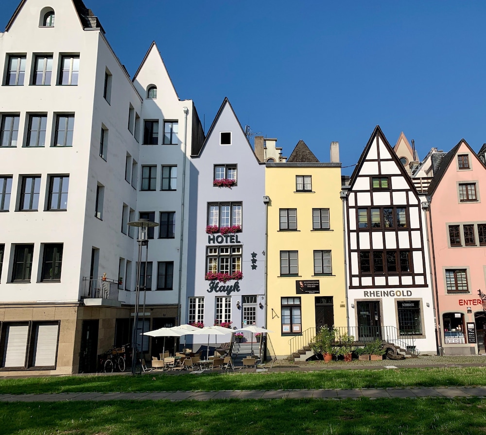 Hayk — carbon neutral stay, Koeln