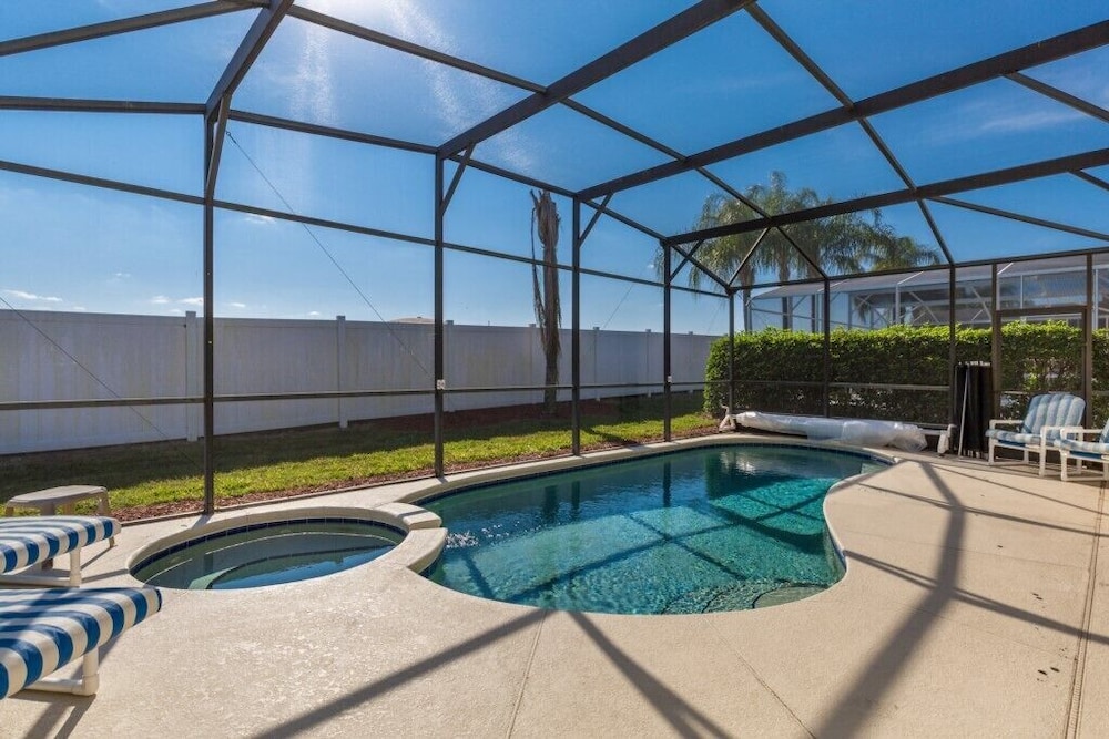 King Palms Kissimmee — 4-Star Luxury Hotel in Kissimmee, United States