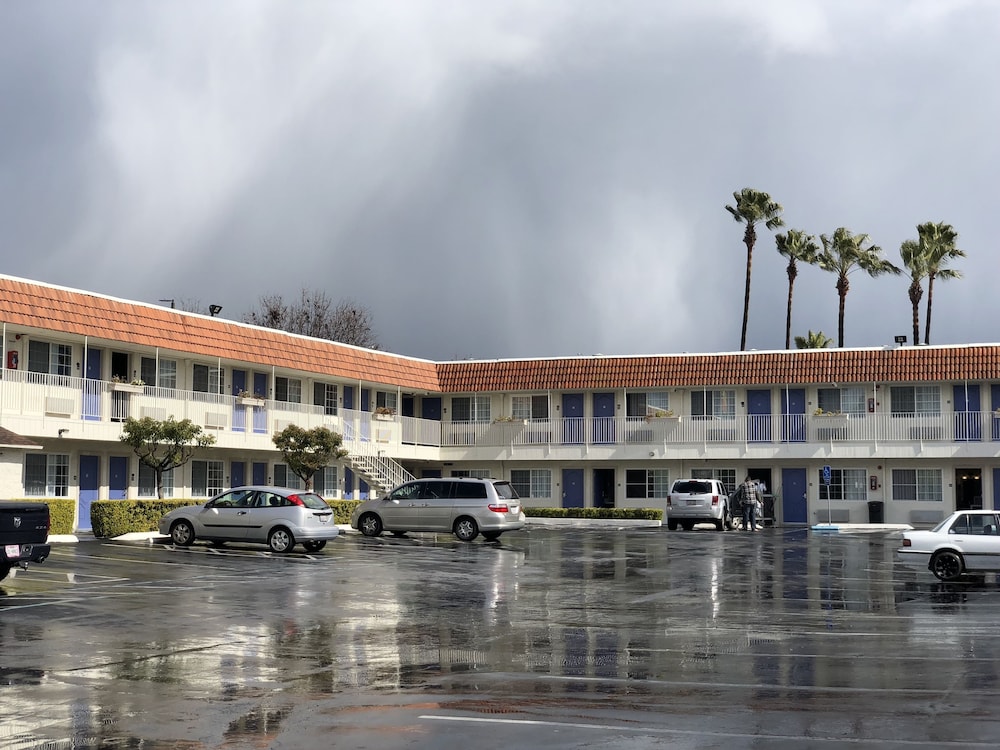 Gilroy Inn - photo 27