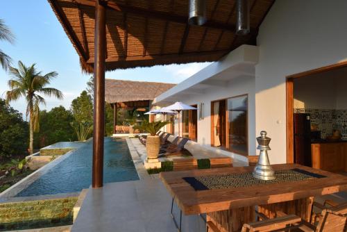 Bali Mimpi Luxurious Villa with Great Ocean Views — 4-Star Luxury Hotel in Sukasada, Indonesia