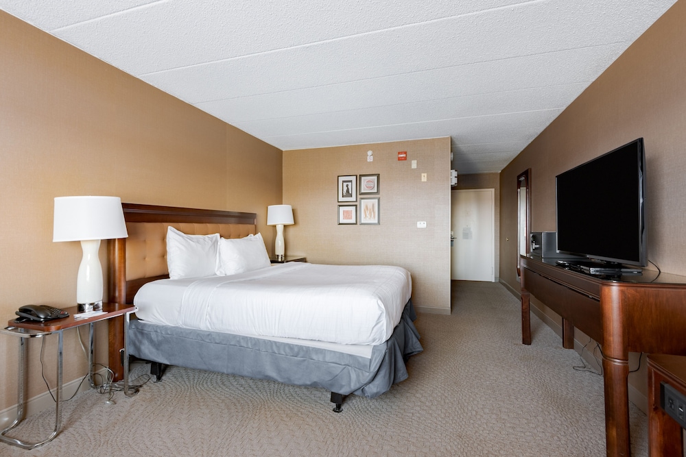 Wyndham Omaha West Dodge - photo 10