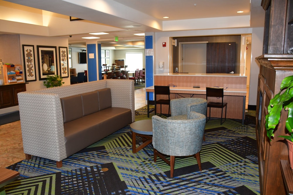 Holiday Inn Express & Suites Evanston By IHG - photo 59