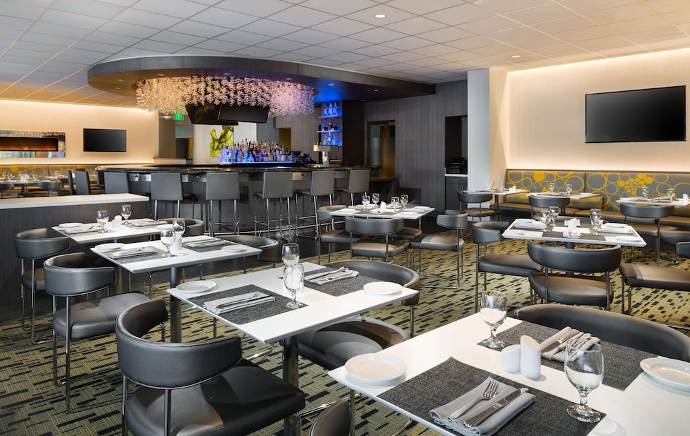 Hilton San Francisco Airport Bayfront - photo 56