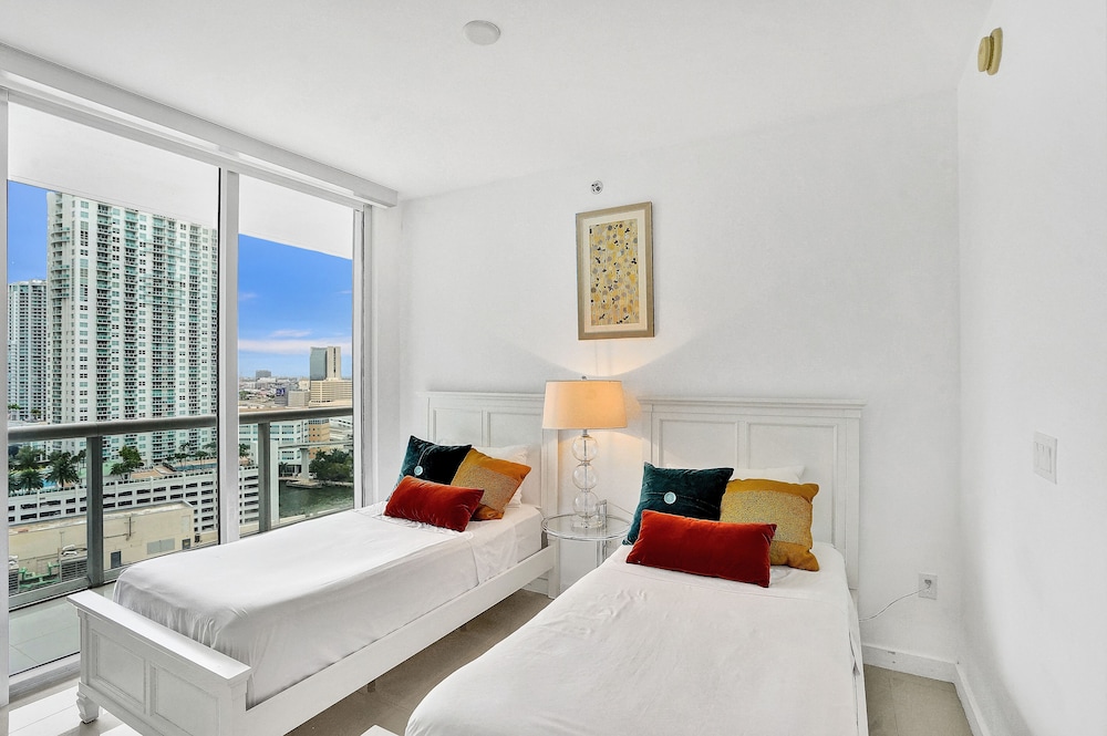 Sky City At Icon Brickell - photo 12