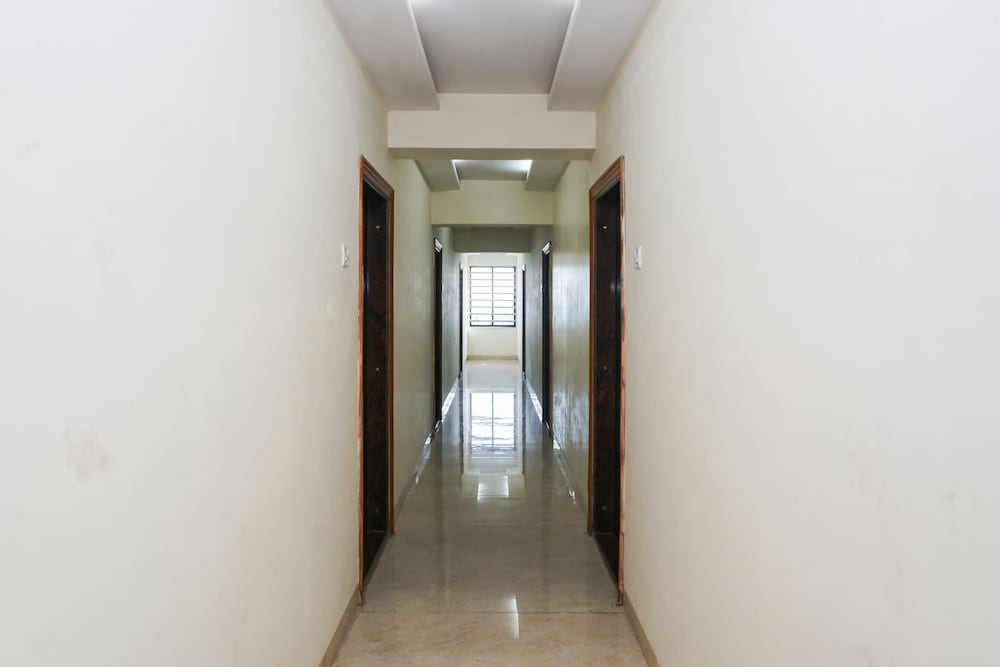 Radha Krishna by OYO Rooms — hotel in Sasvad
