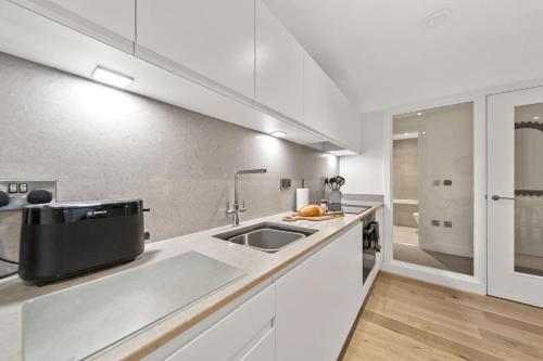 Atlas House Eight