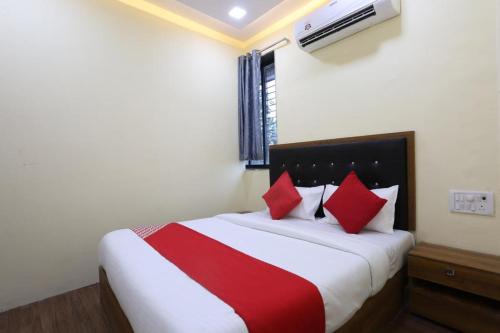 Hotel Crown Near Nesco Center Oberoi Mall Goregaon East