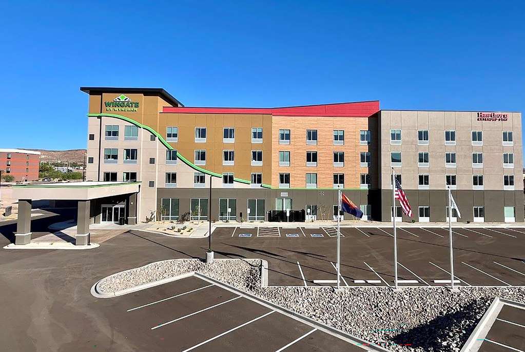 Hawthorn Extended Stay By Wyndham Kingman — Kingman
