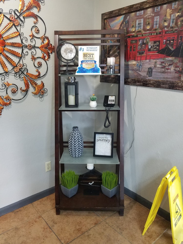 Super 8 by Wyndham Independence Kansas City - photo 2