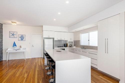 Swell Times Holiday Home Busselton — 4-Star Luxury Hotel in Busselton, Australia