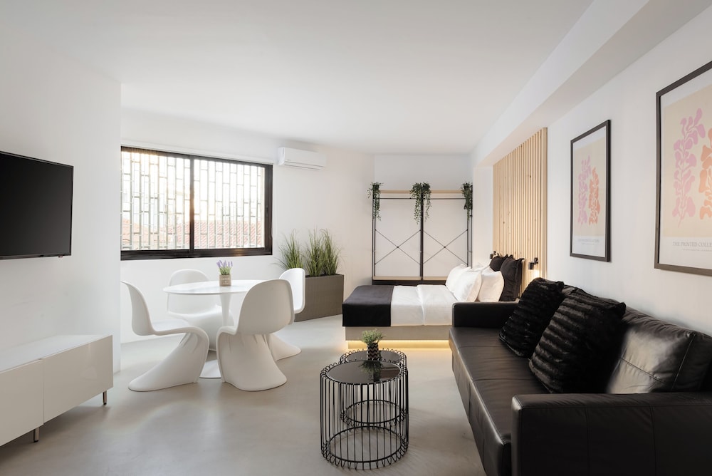 Syntagma Serenity Suites — 4-Star Luxury Hotel in Athens, Greece