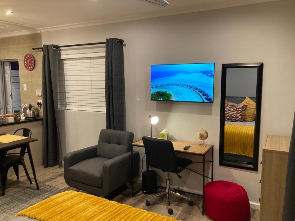 Leafy Retreat Kenridge Trendy