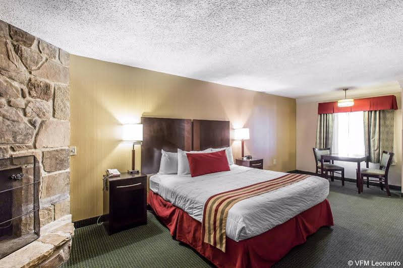 Black Bear Inn & Suites - photo 17